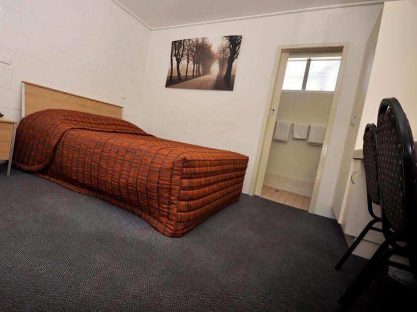 Gladstone Cbd Motel Ngoại thất bức ảnh
